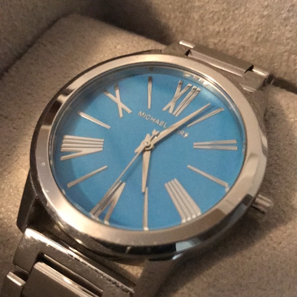 Michael Kors (MK-3519) Turquoise 38mm Women’s Watch - Smoke & Pet Free - Picture 3 of 9